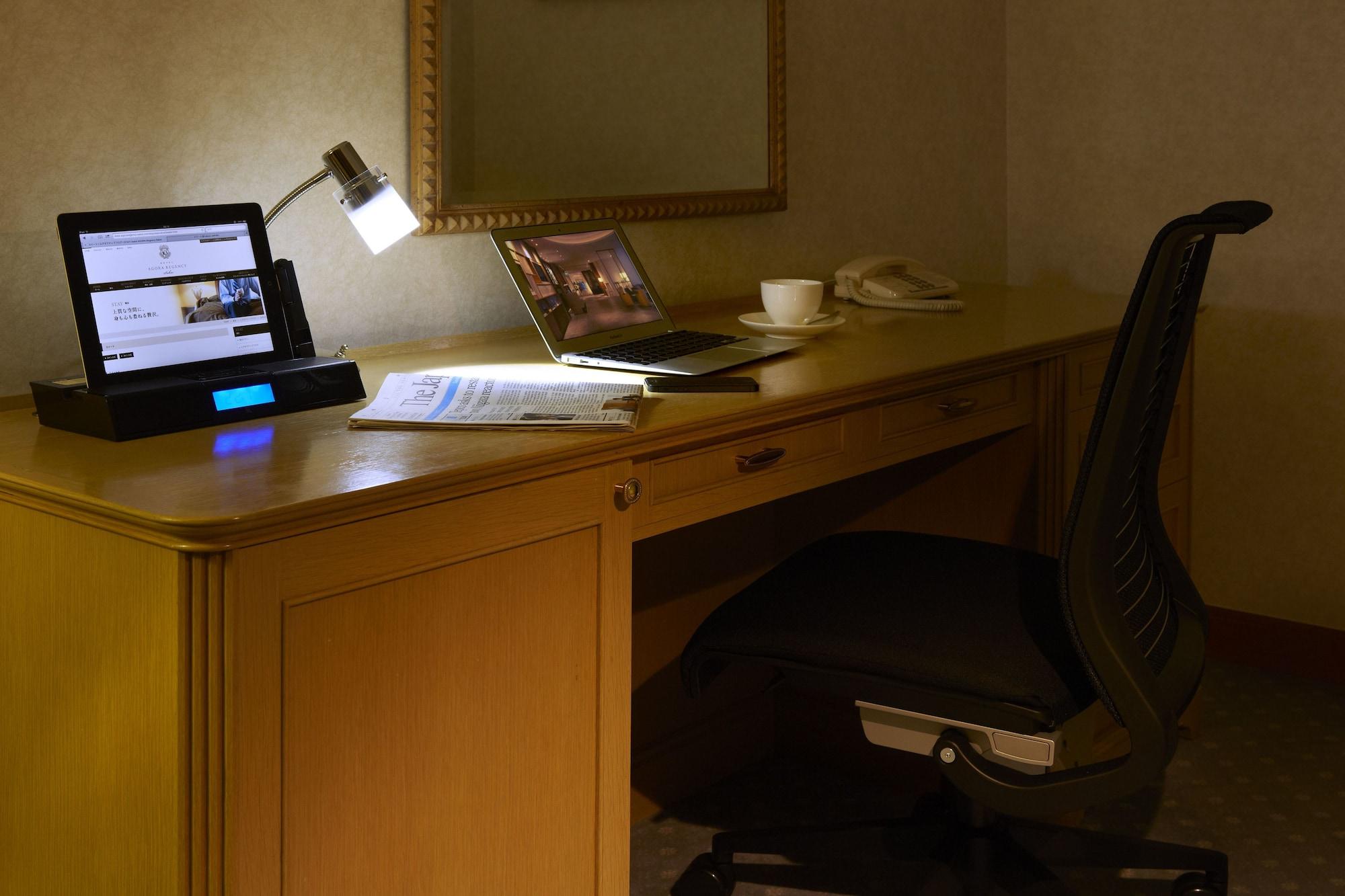 Hotel Agora Regency Osaka Sakai Sakai  Exterior foto A typical hotel room with a work desk