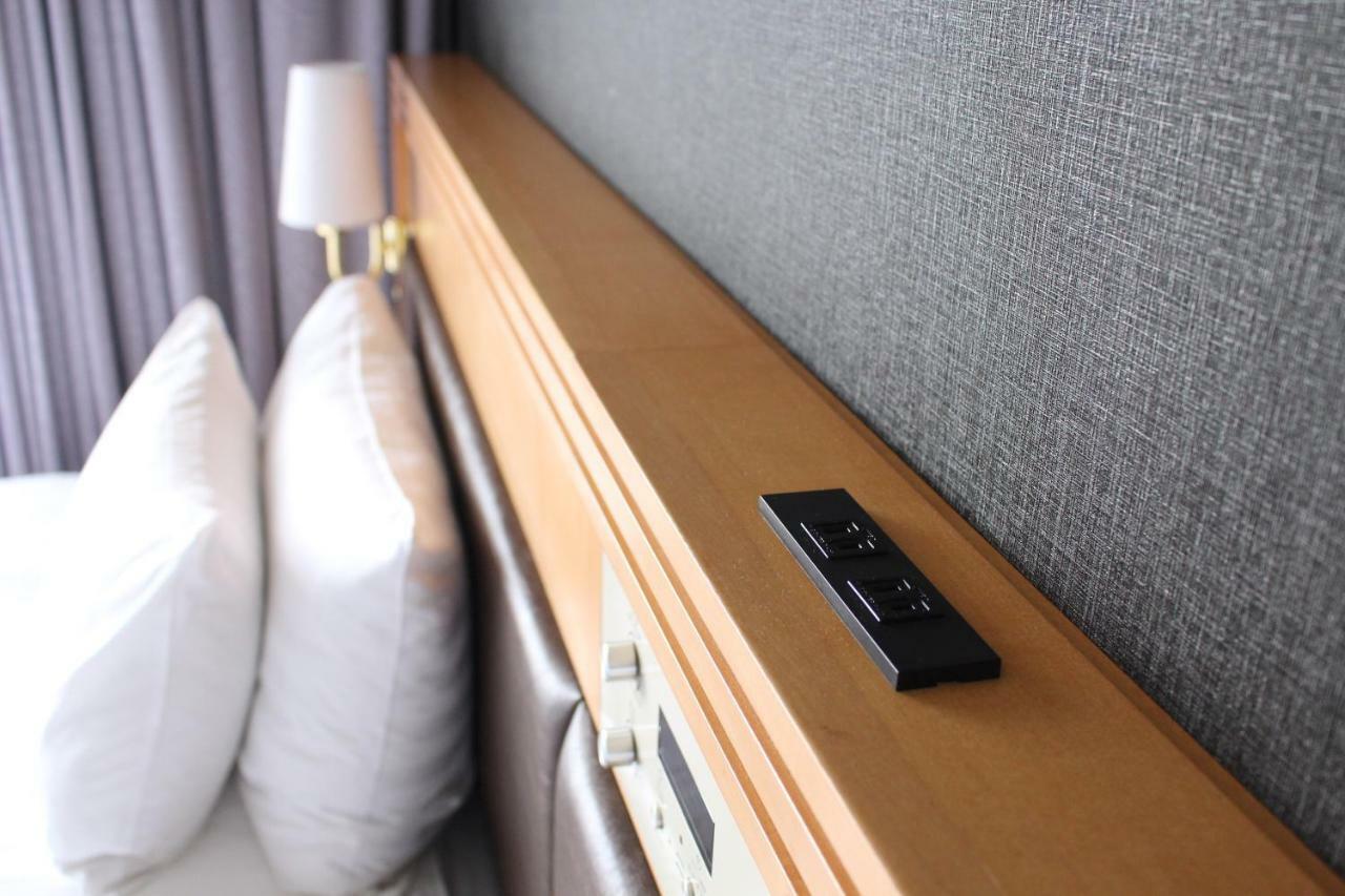 Hotel Agora Regency Osaka Sakai Sakai  Exterior foto A remote control for a motorized bed
